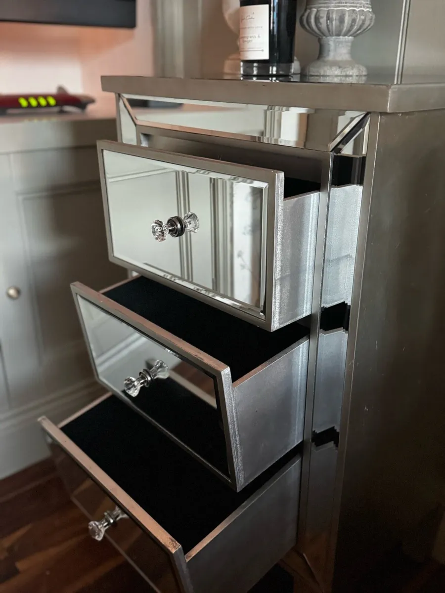 Bedside lockers mirrored - Image 2