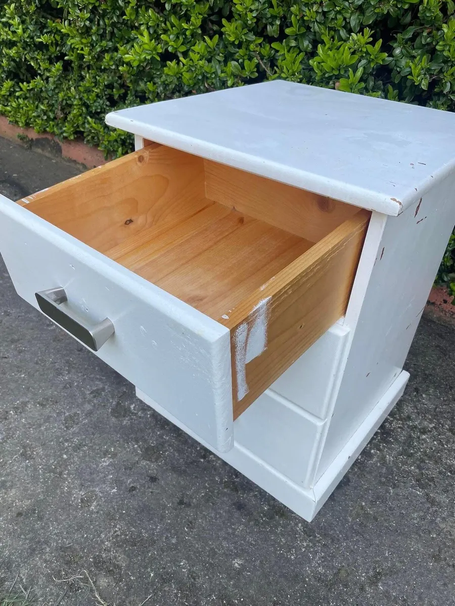 White pine bedside locker - Image 2