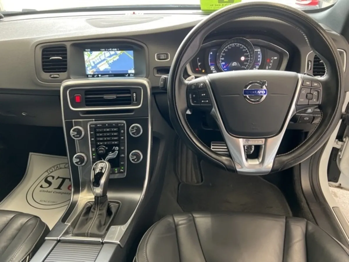 162 Volvo V60 D4 R-Design Auto • 115,000 km - Image 2