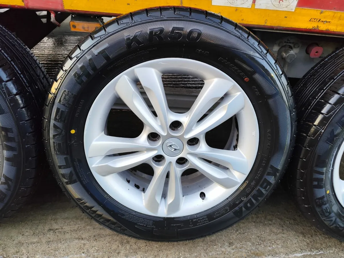 Hyundai alloy wheels - Image 2
