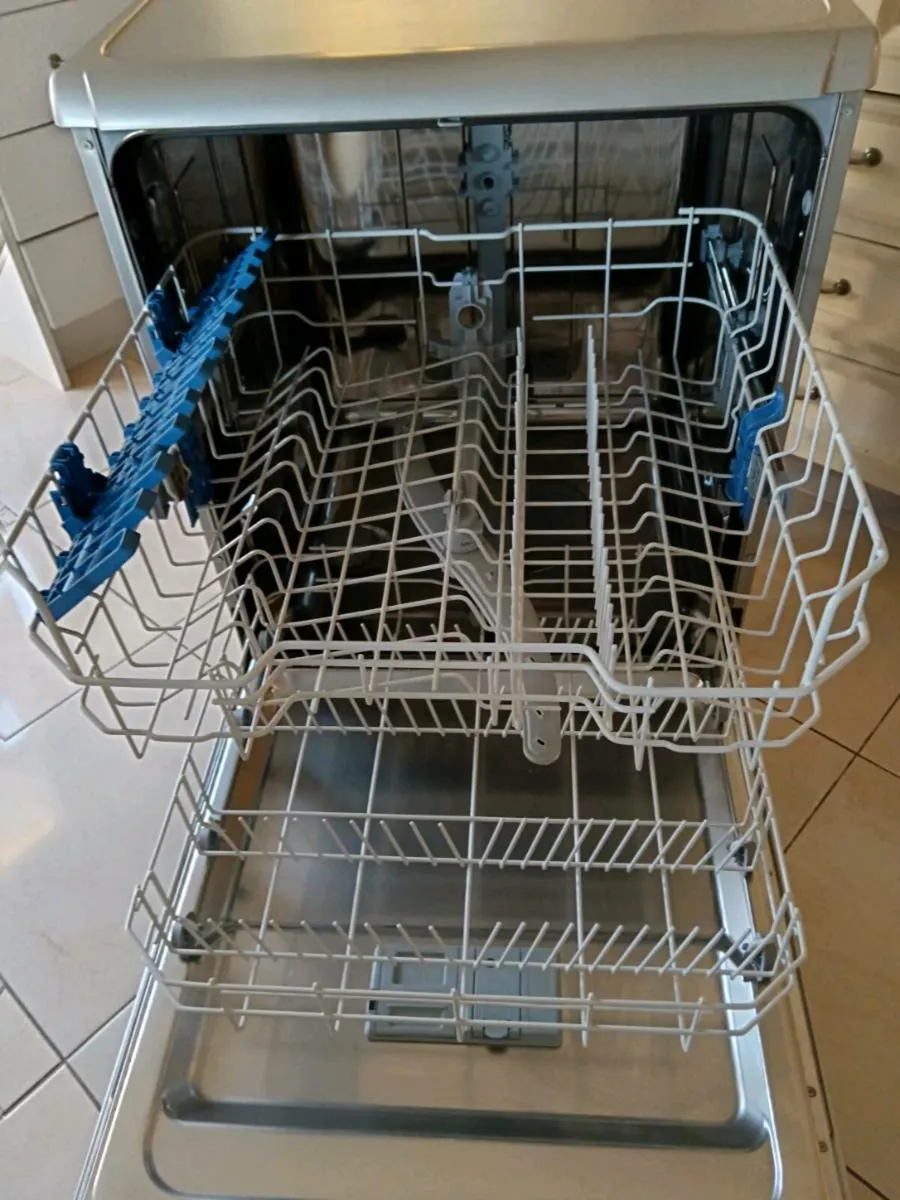 Dishwasher - Image 2