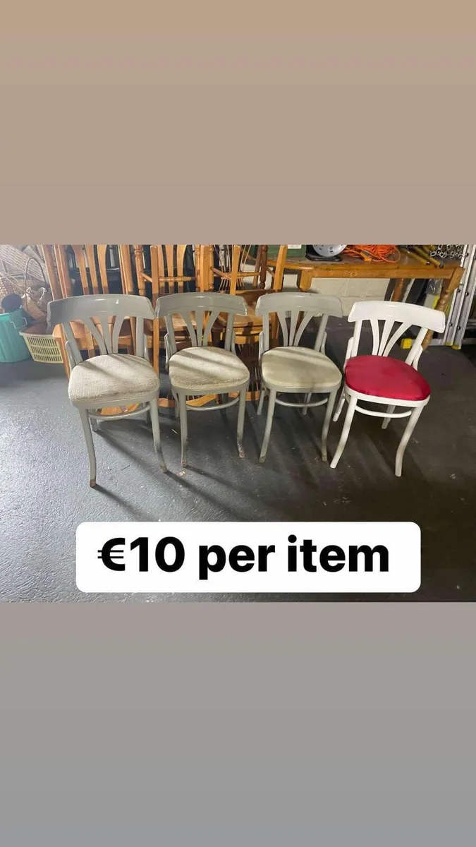 4 kitchen chairs / bar chairs - Image 1