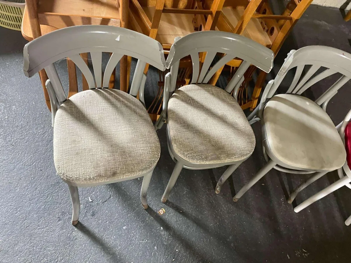 4 kitchen chairs / bar chairs - Image 4