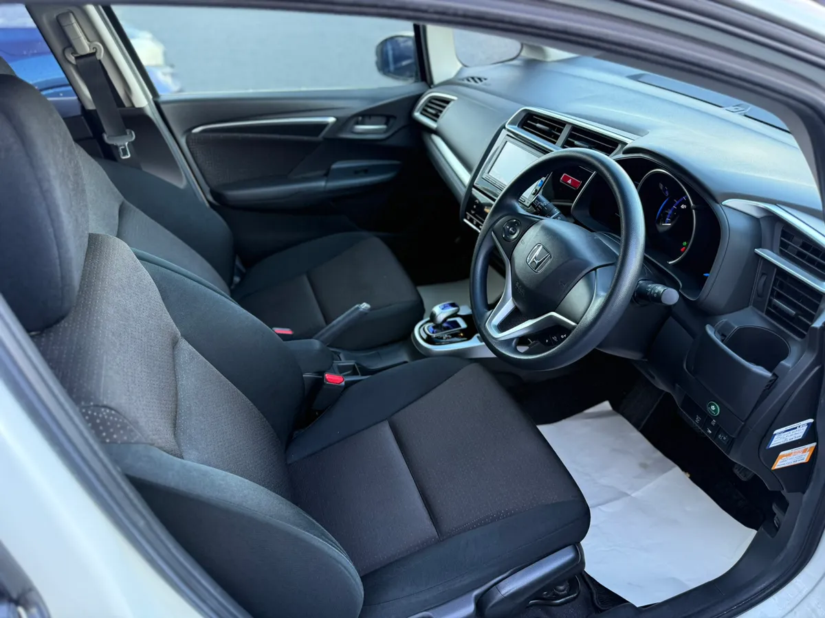 2016 Honda Fit 1.5 Hybrid Auto,Low Mileage - Image 3