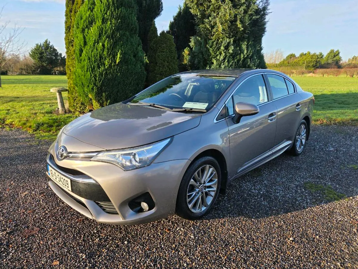 Very Low Mileage Toyota Avensis 2.0D4d Luna - Image 2