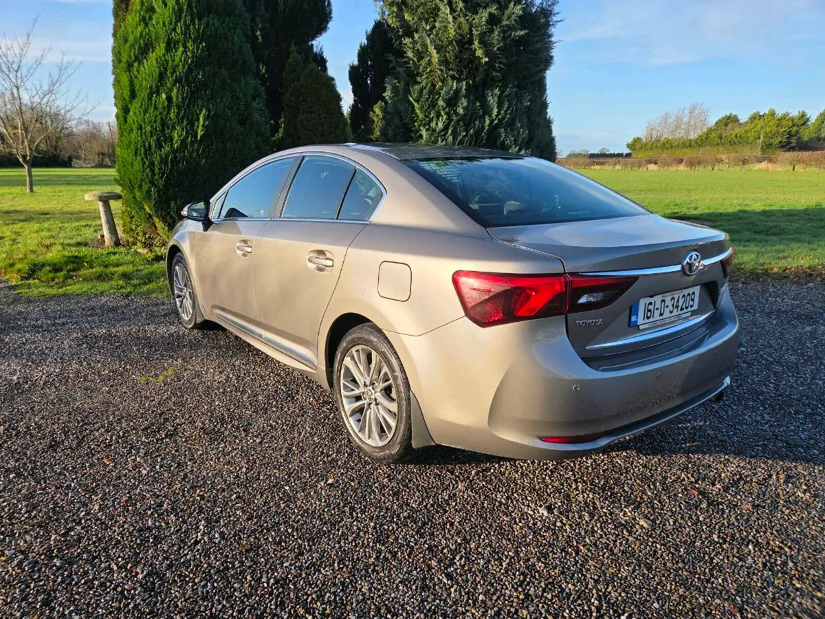 Very Low Mileage Toyota Avensis 2.0D4d Luna - Image 4