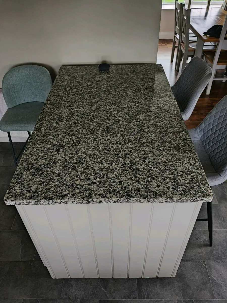 Granite worktop - Image 1