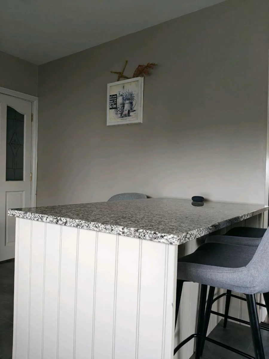 Granite worktop - Image 3