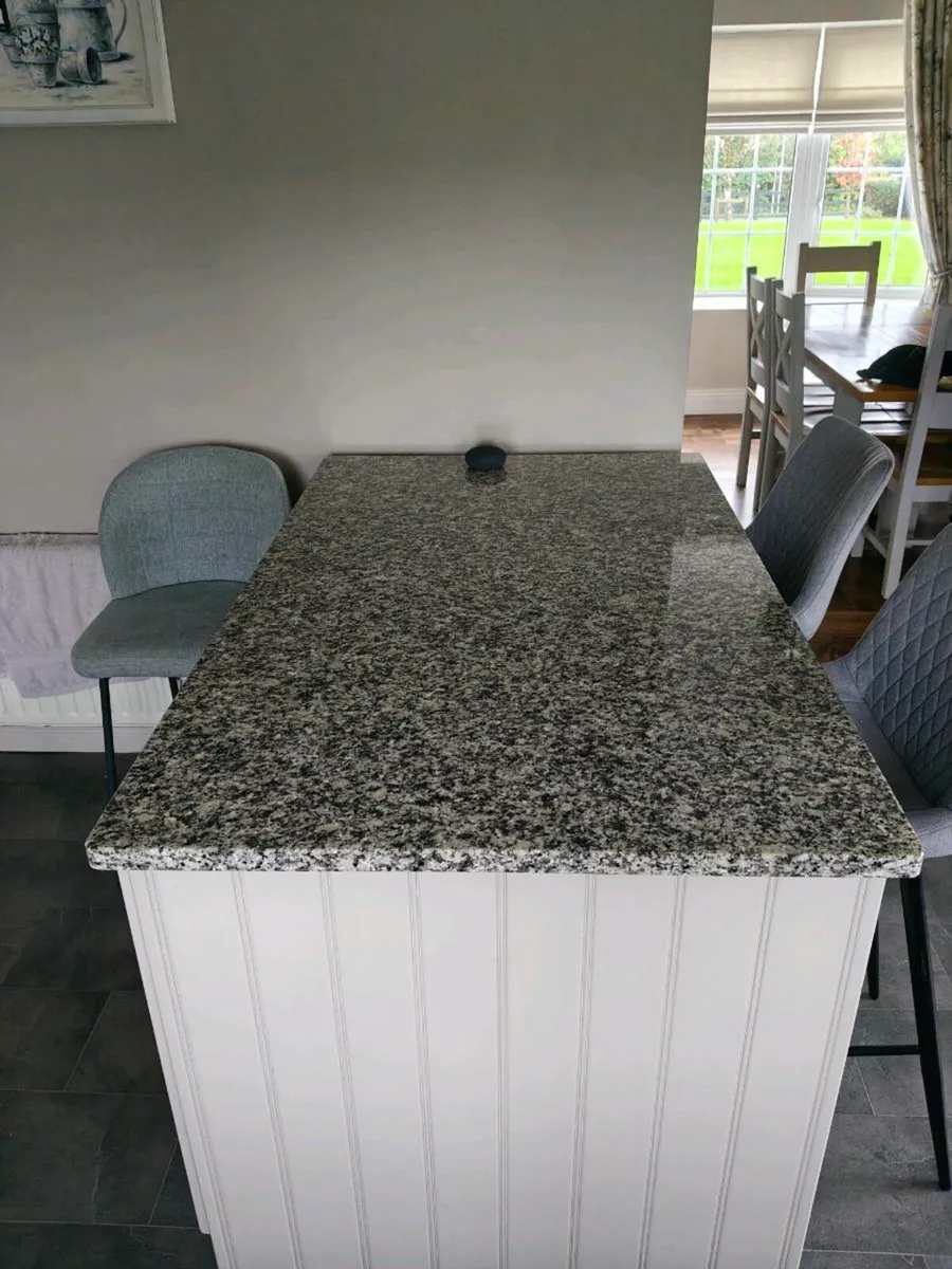 Granite worktop - Image 4
