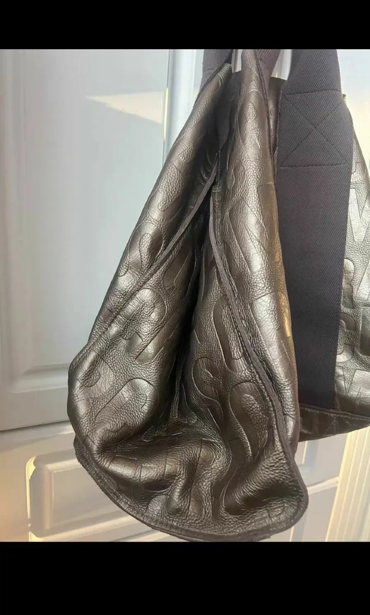 Marc Jacobs Leather Handbag Wardrobe cleaning - Image 1