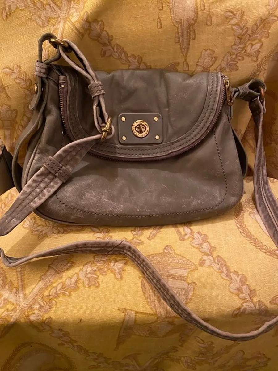 Designer MARC JACOBS Boho Leather Crossbody - Priced to Clear 90% Discount - Image 3