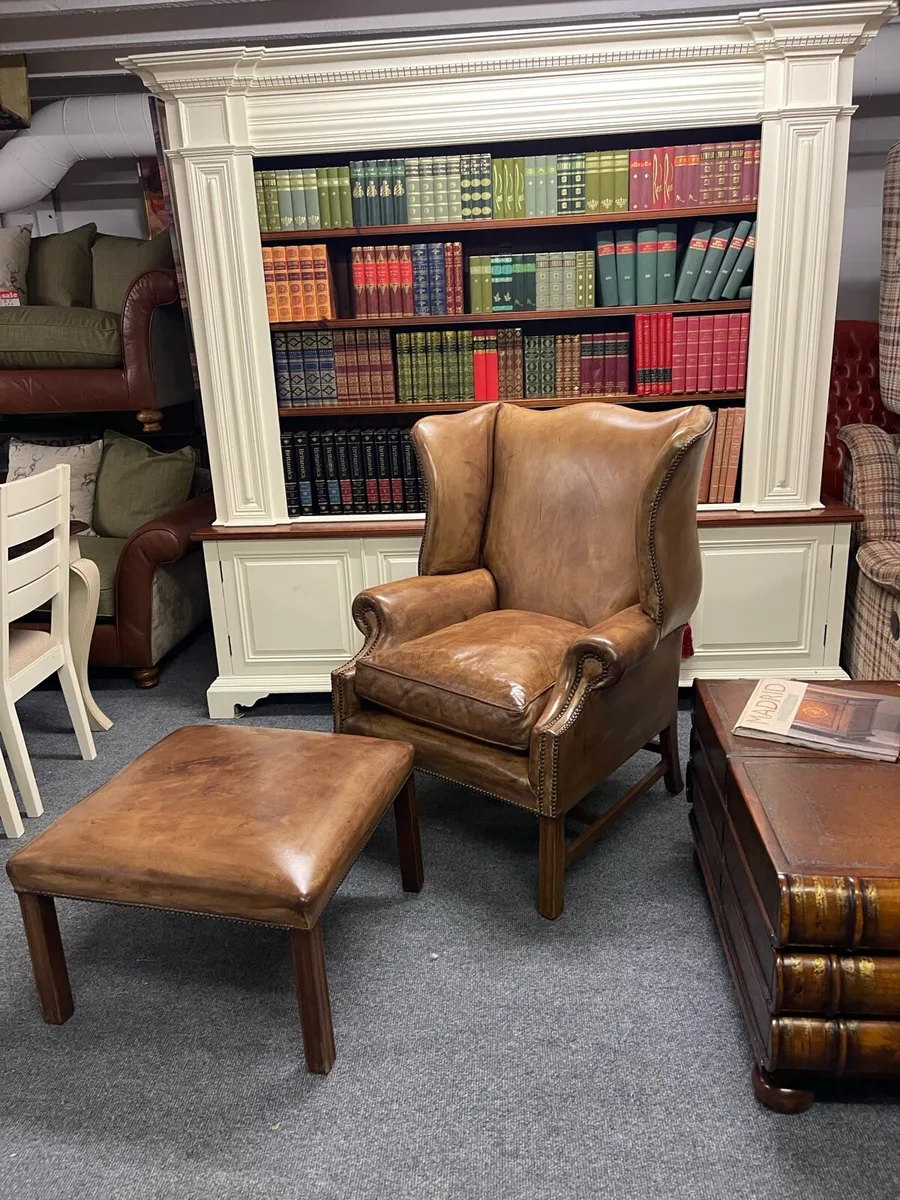 Antique chesterfield chair 🎄🎄🎄🎄 - Image 1