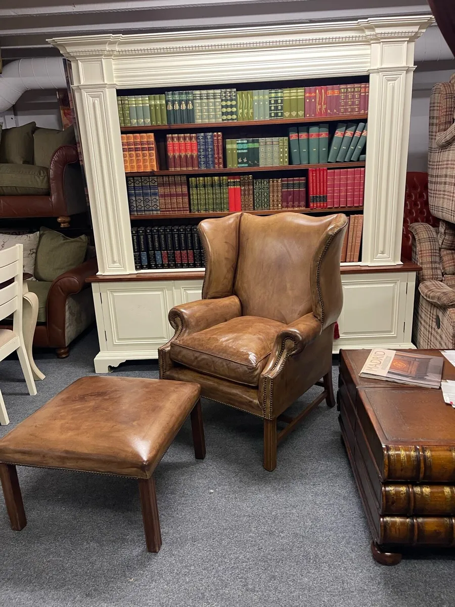 Antique chesterfield chair 🎄🎄🎄🎄 - Image 2