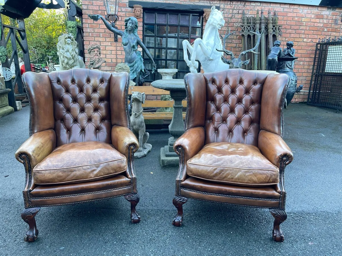 Antique chesterfield chair 🎄🎄🎄 - Image 1