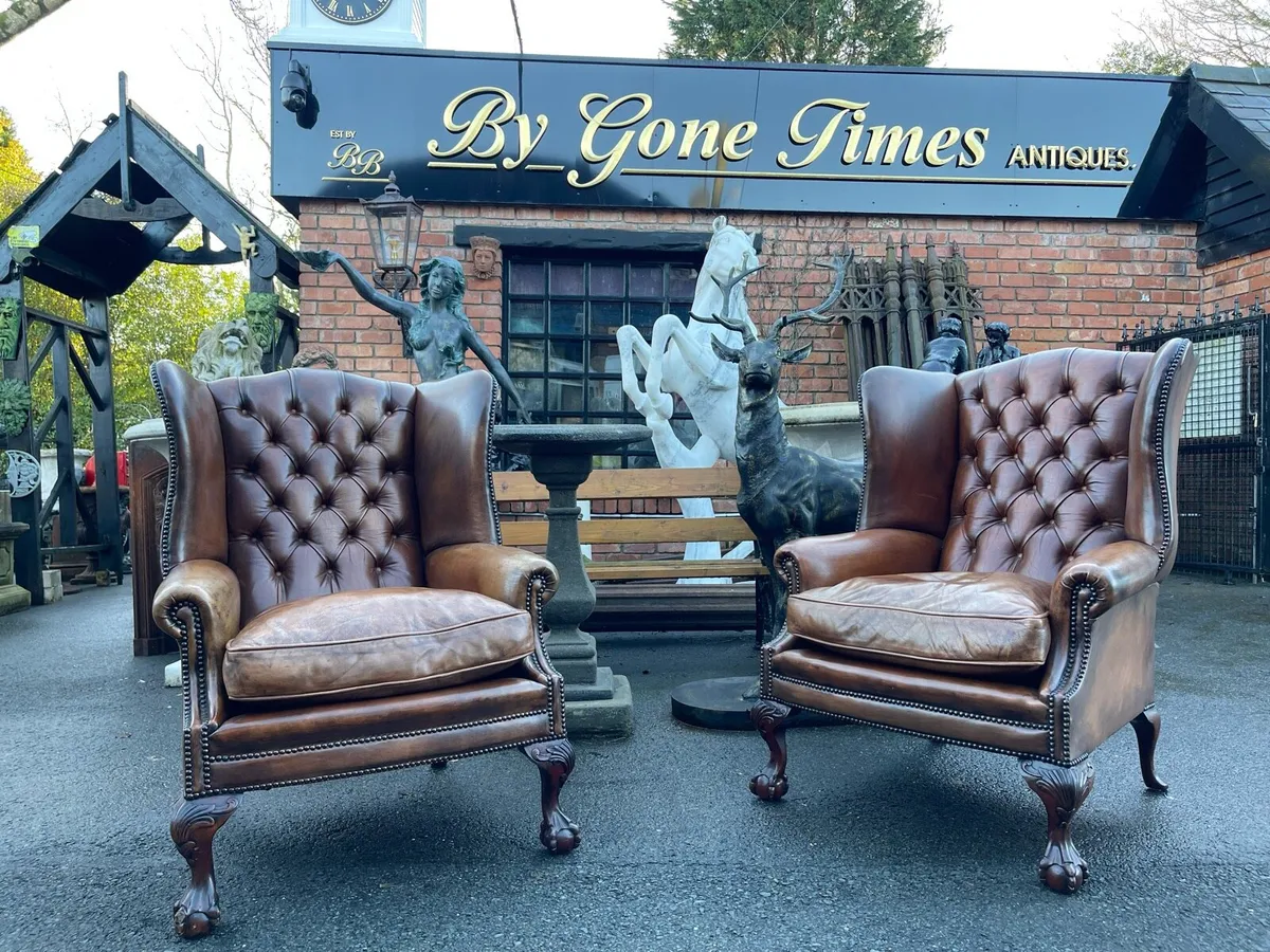 Antique chesterfield chair 🎄🎄🎄 - Image 3