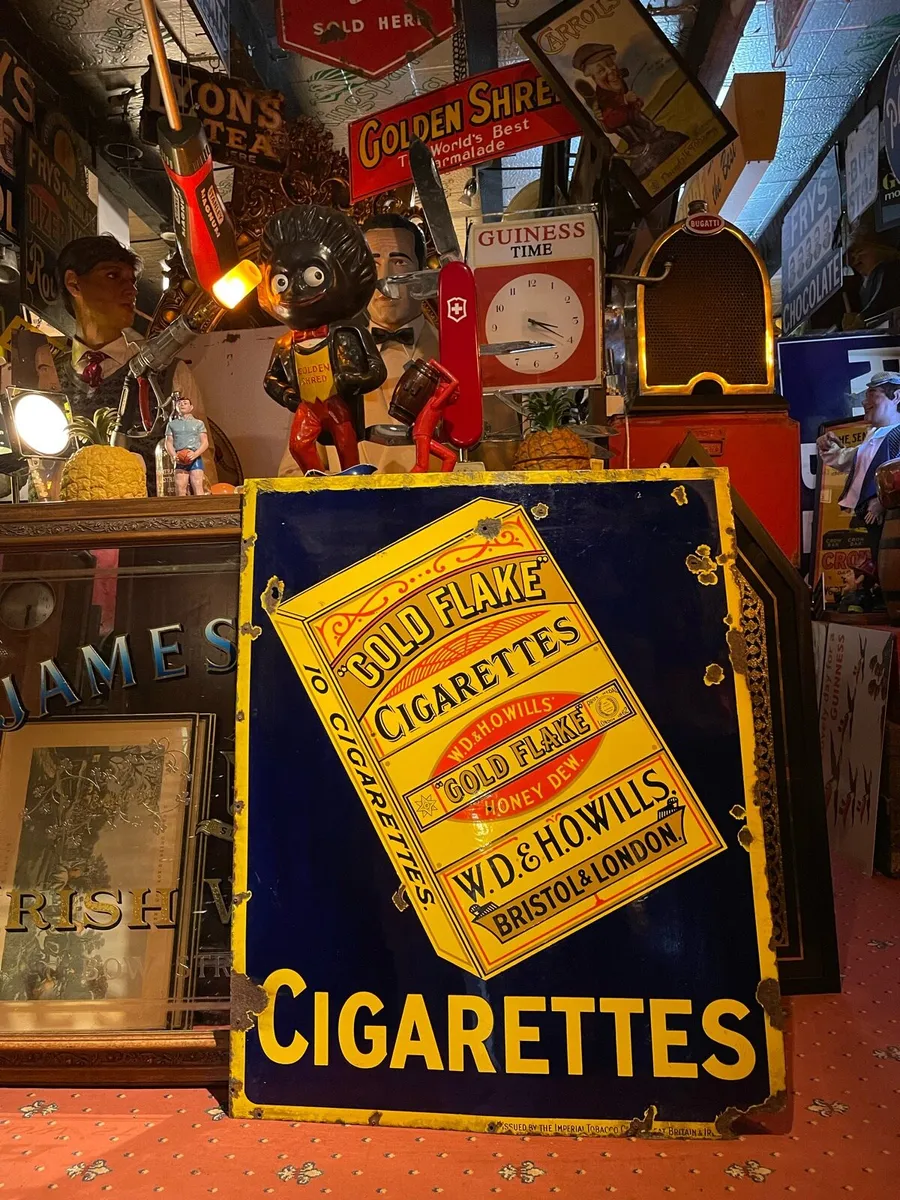 Irish pub memorabilia 🎄🎄🎄🎄🎄 - Image 2