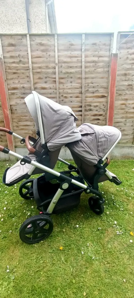 Buggy twins - Image 1