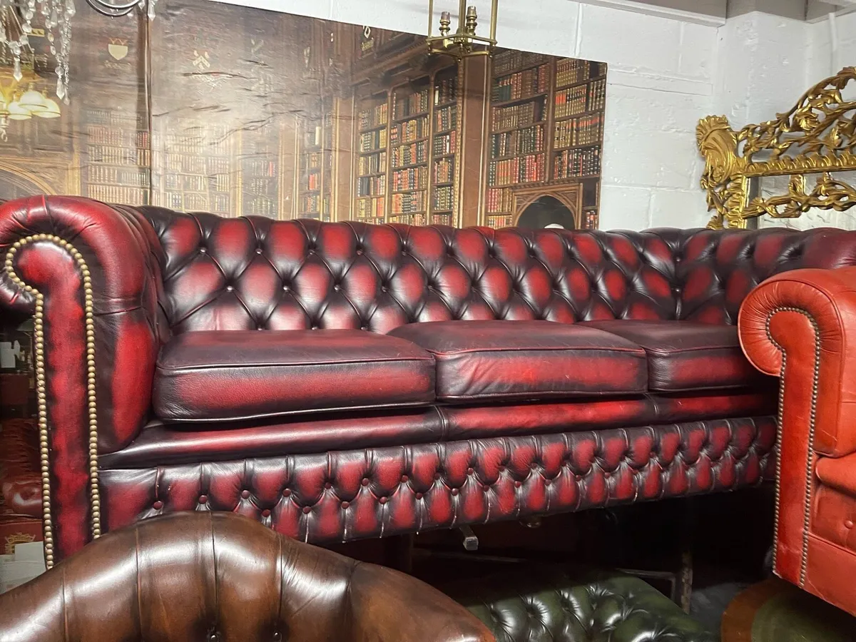Original Chesterfield sofa 🎄🎄🎄 - Image 2