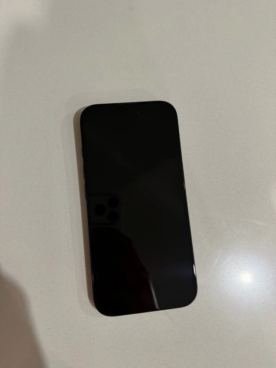 iPhone 16 Black 128 GB Like new condition - Image 3
