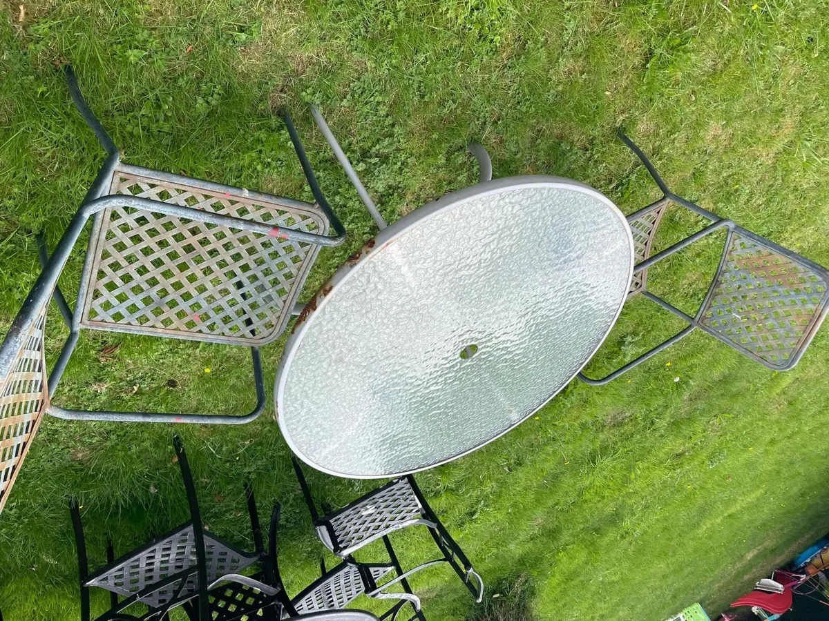Garden table + 2 chairs €50 set - Image 1