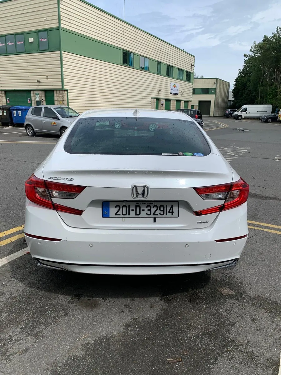 Honda Accord 2020 - Image 2