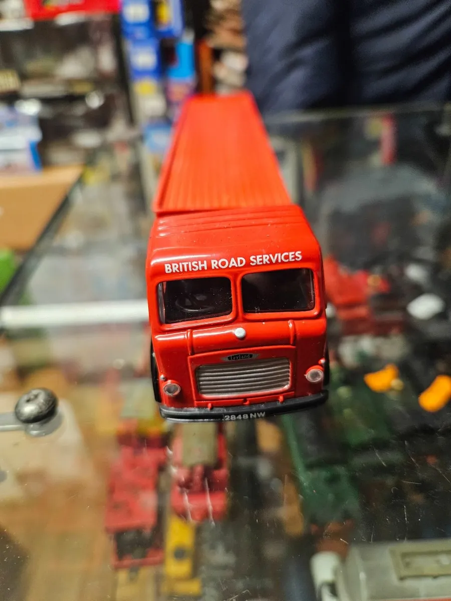 Corgi Leyland Tractor Unit and Trailer 1.50 - Image 1