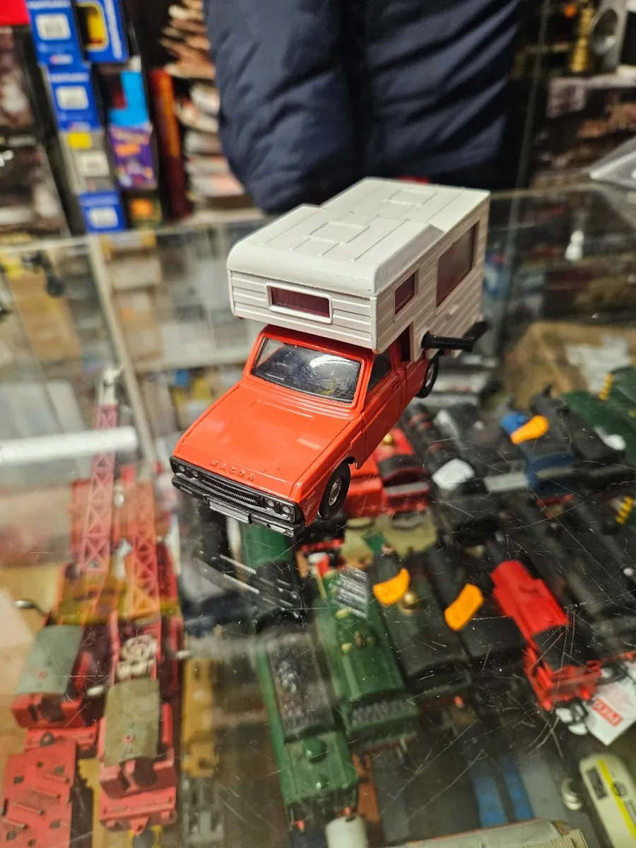 Corgi 1970's Camper Van - Image 2