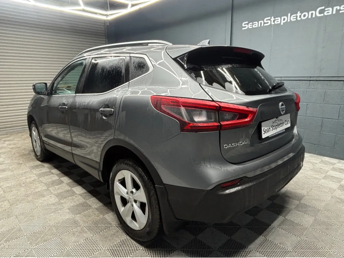 Nissan Qashqai 1.5 SV 18 4DR - Image 2