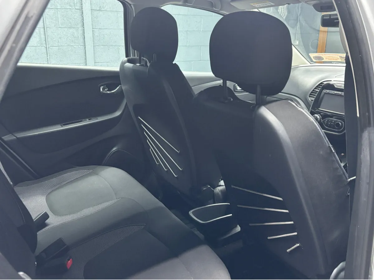 Renault Captur INTENSE 1.5 DCI 90 4DR - Image 4