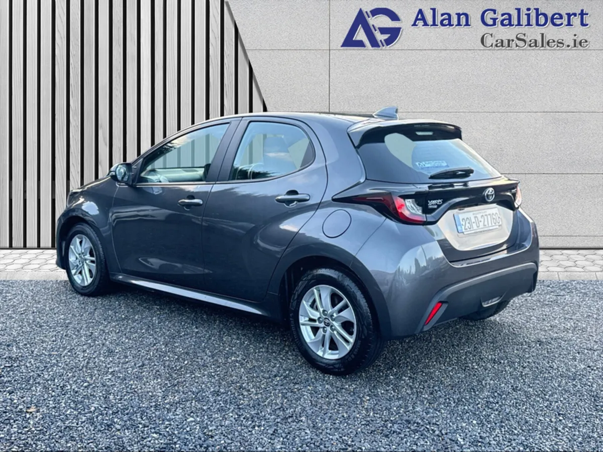 Toyota Yaris 1.5 Petrol HYBRID LUNA - Image 2