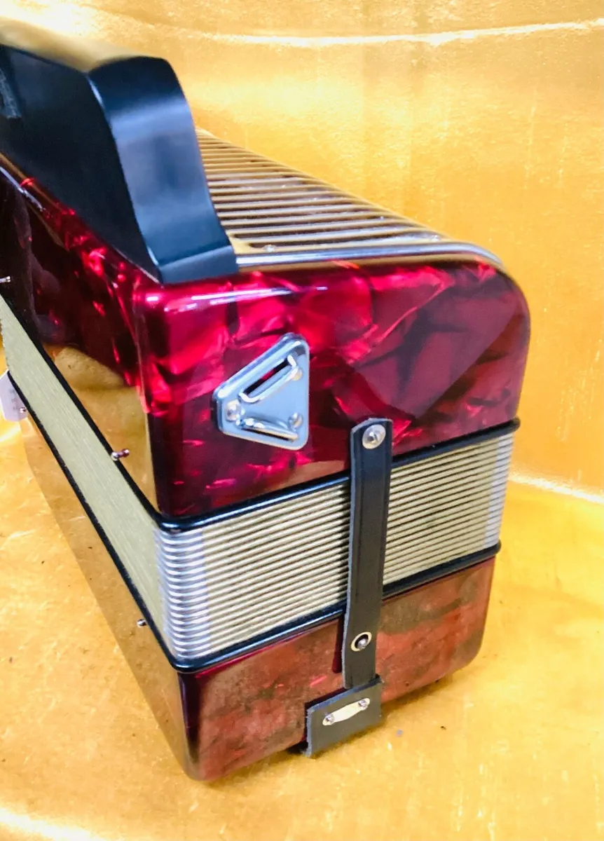 MINT HOHNER B/C BLACK DOT BUTTON ACCORDION - Image 4