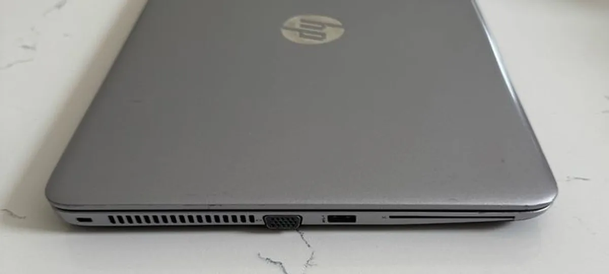 HP EliteBook 840 G3 - 16GB RAM | 240GB SSD | Docking Station Included - Image 2