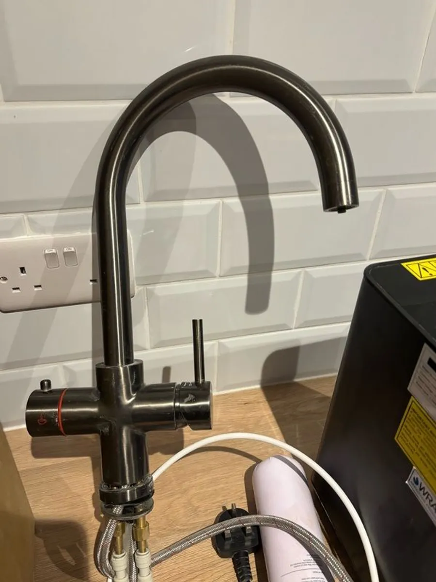 Qmpress Instaboil 4-in-1 Tap (Quooker equivalent) and 2.4 L hot water tank - Image 1