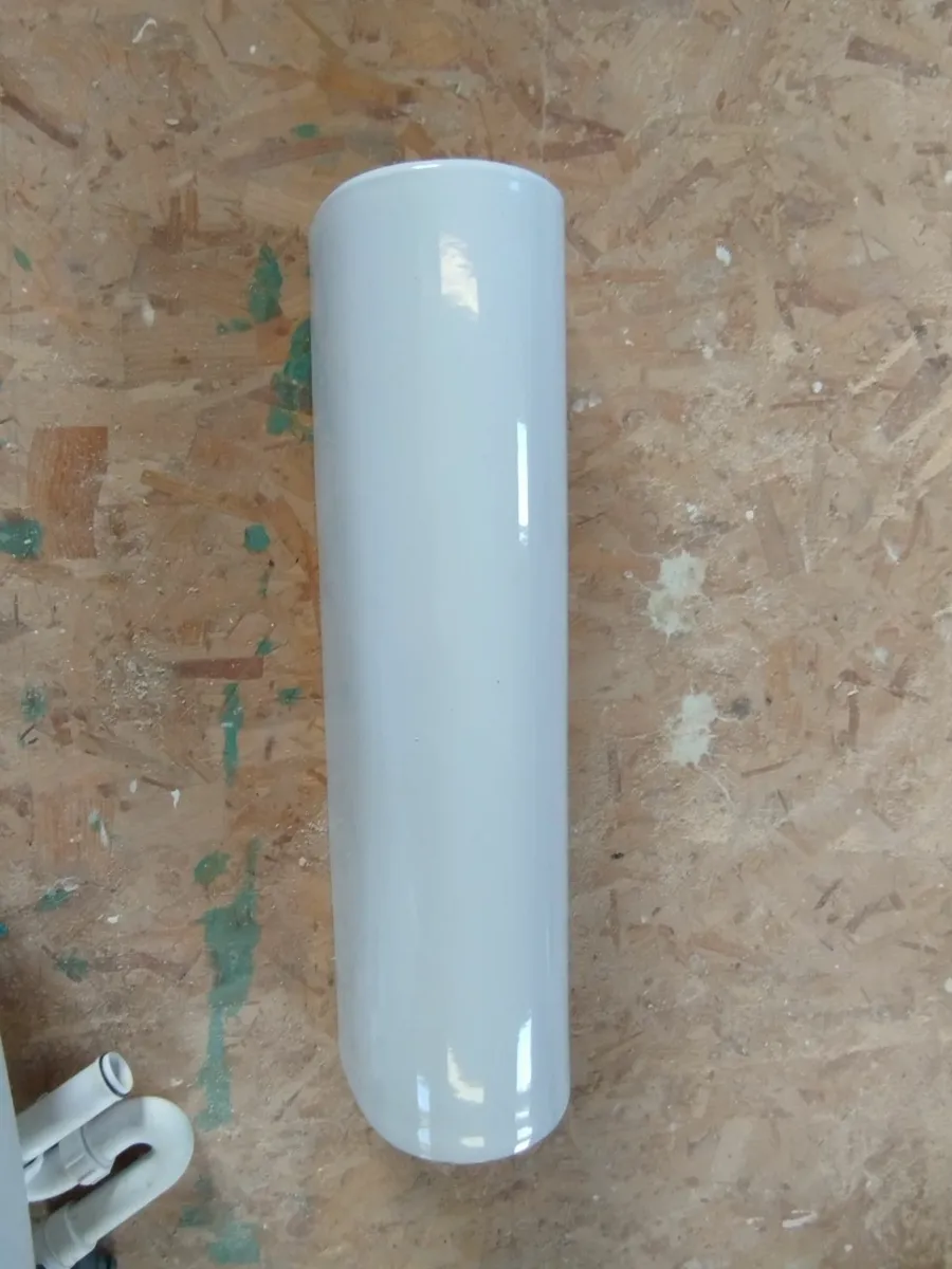 Washbasin and pedestal - Image 4