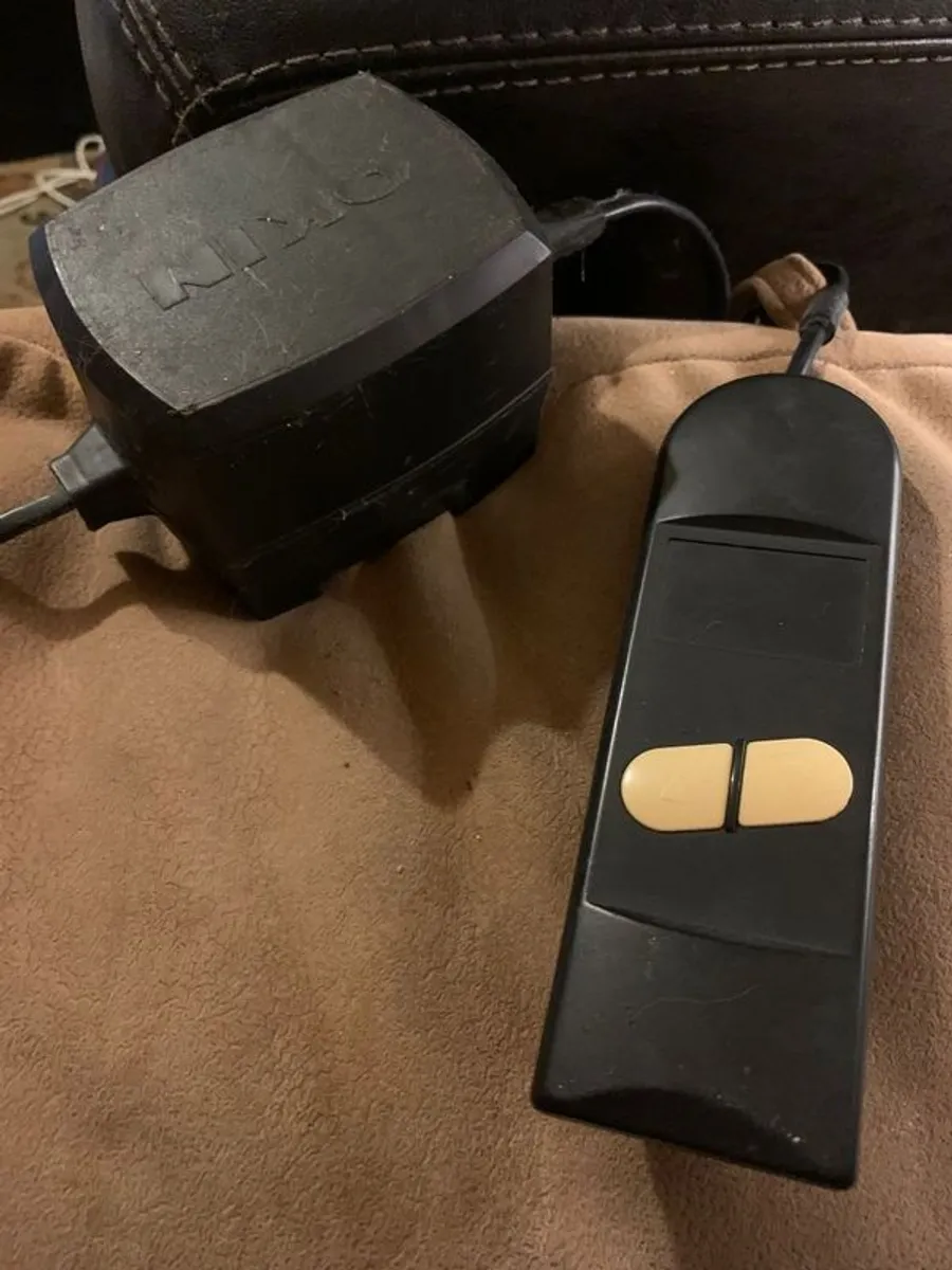 Orthopedic Recliner w/ remote - Image 2