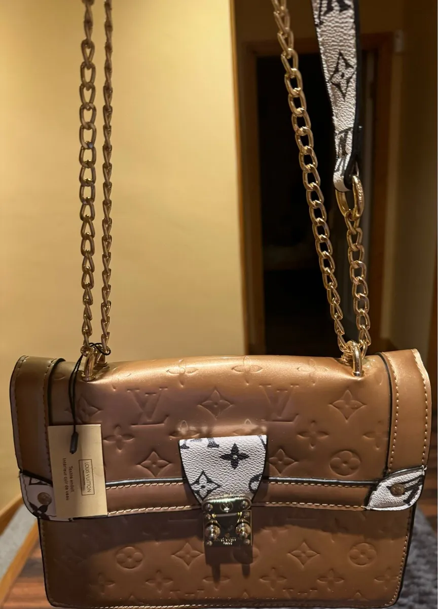 Brand new lv adjustable bag - Image 2