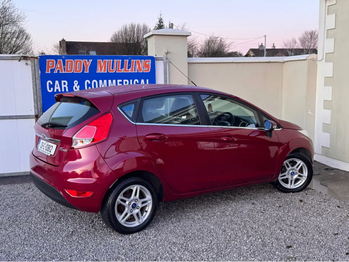 Ford Fiesta 1.25 ZETEC 82PS 5DR ARGENTO - Image 4