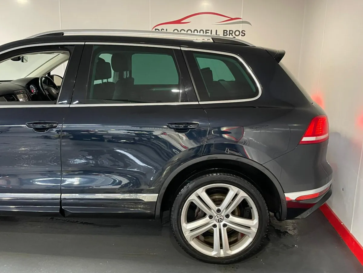 Volkswagen Touareg CV 3.0 TDI 262B 262BHP V6 5DR A - Image 2