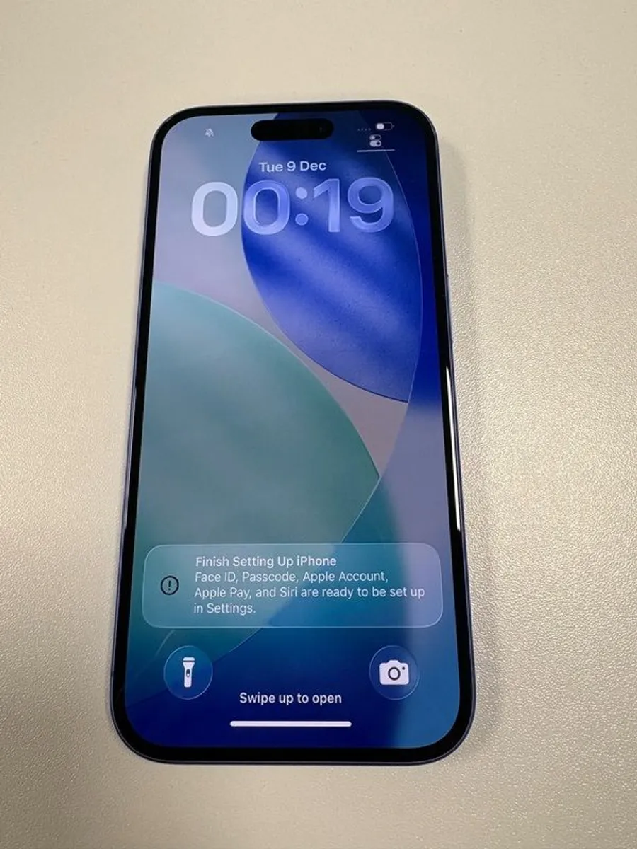 Apple iPhone 16 - Image 2