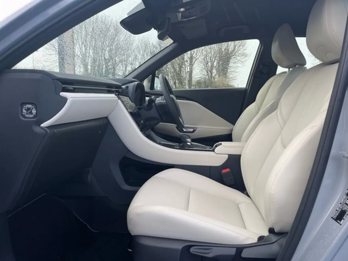 Lexus LBX 1.5 - Image 2