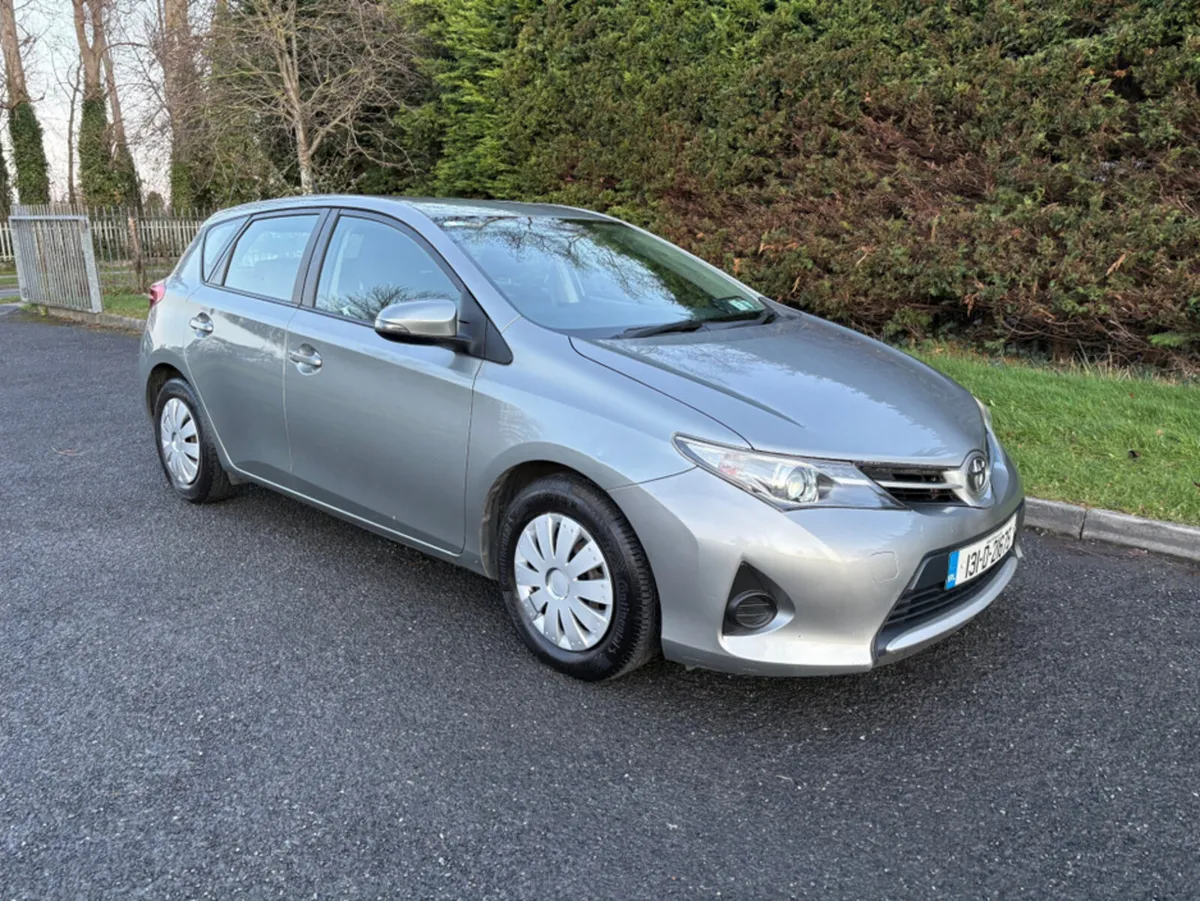 Toyota Auris 1.33 TERRA NG 4DR - Image 1
