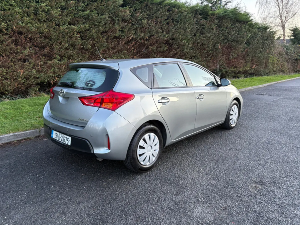 Toyota Auris 1.33 TERRA NG 4DR - Image 3