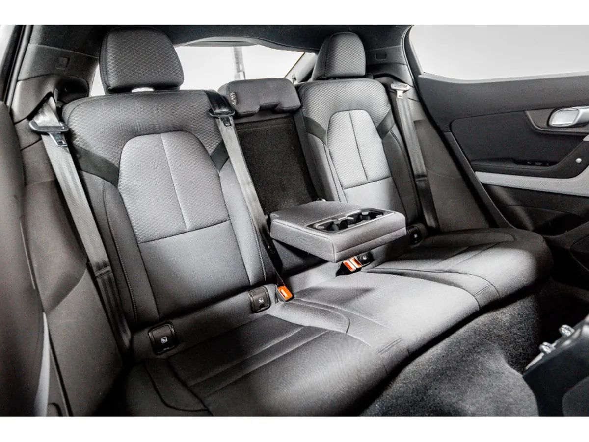 Polestar 2 Polestar 2 78kWh Auto 225HP - Image 4