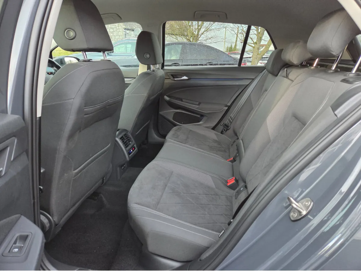 Volkswagen Golf LOW MILEAGE . 2.0 D Auto STYLE Mod - Image 3