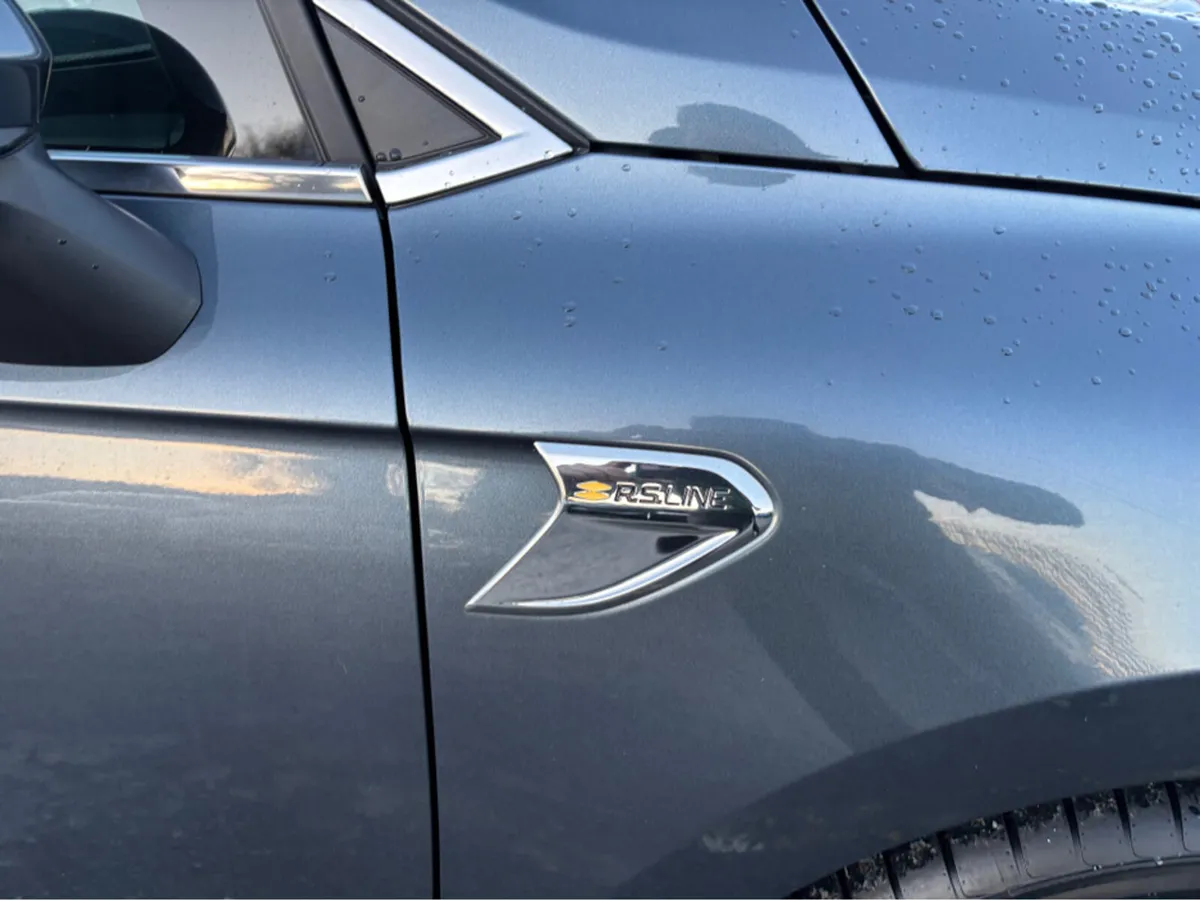 Renault Clio RS LINE TCE 100 MY19 5DR - Image 2