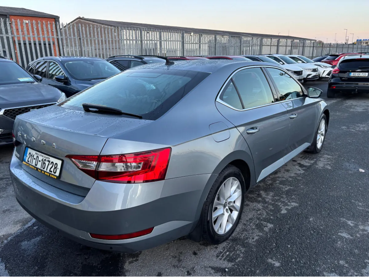 Skoda Superb AMBITION 2.0 TDI 150HP 5DR - Image 2