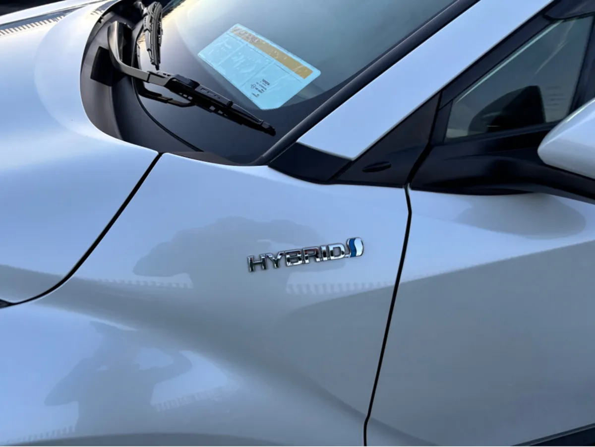 Toyota C-HR Self charging Hybrid - Image 2