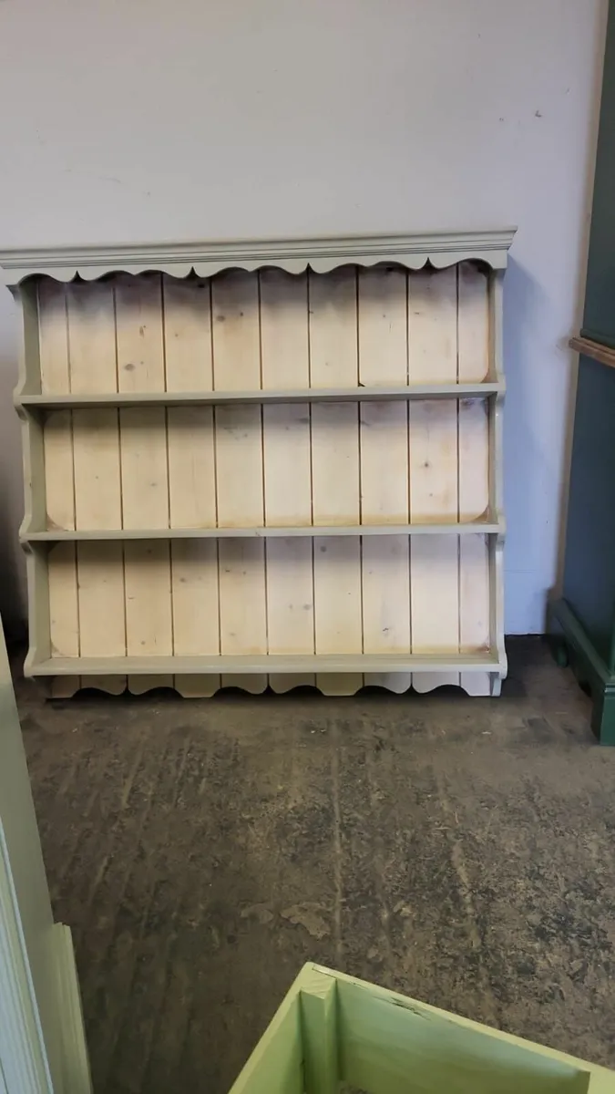 Large vintage pine wall dresser, plate rack - Image 2