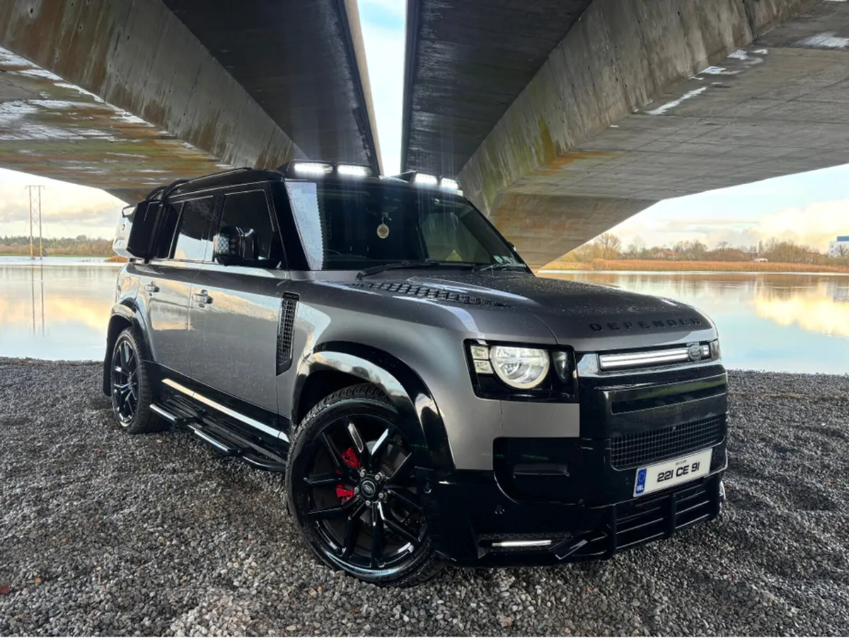 Land Rover Defender 110 3.0D HARD TOP S 3 SEATER - Image 1