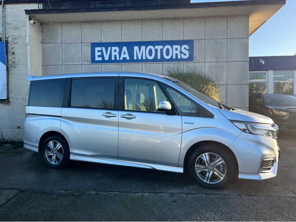 Honda Stepwagon 7 SEATER SPADA AUTOMATIC HYBRID 2. - Image 3